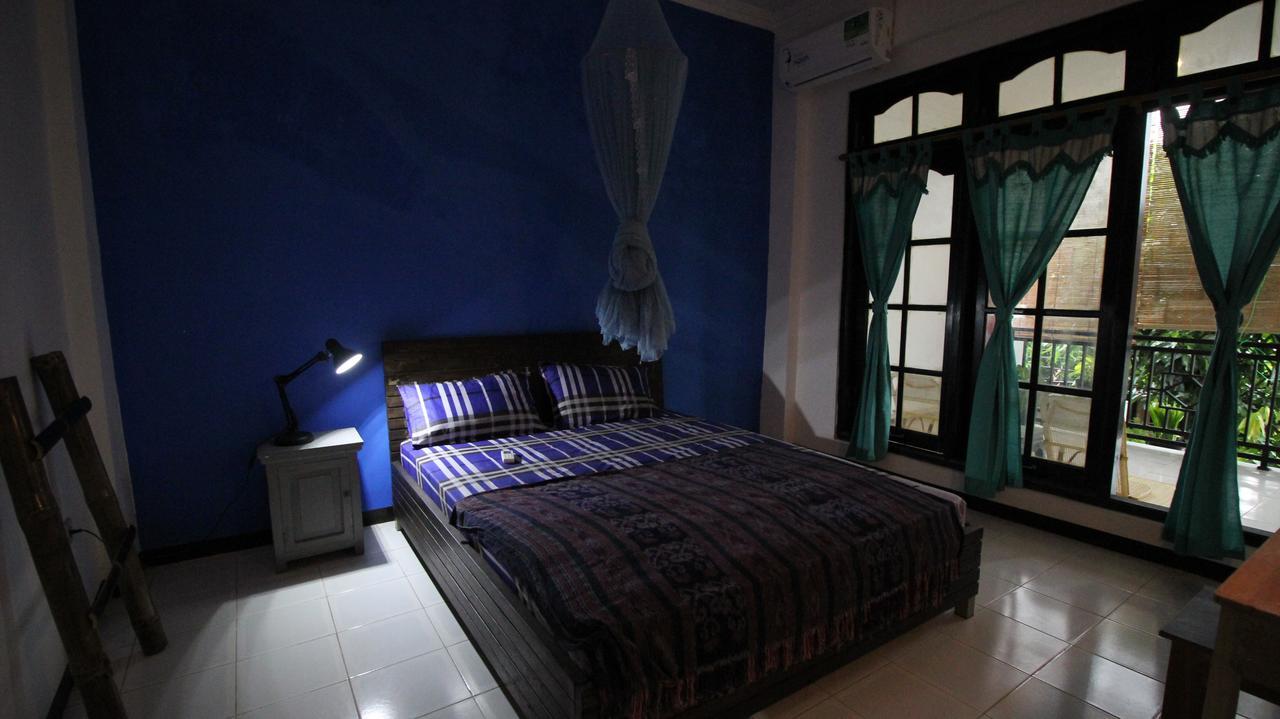 Hati Hati Hostel Jogjakarta Buitenkant foto