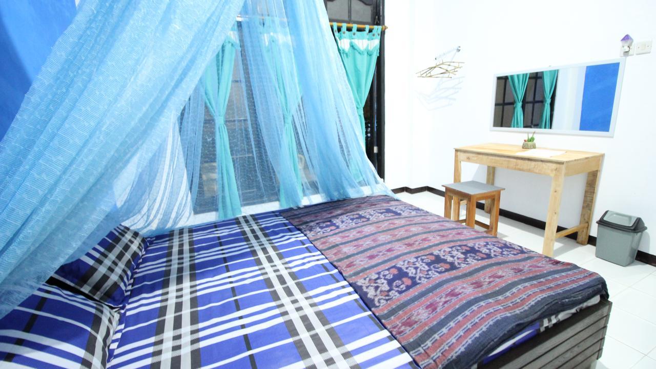 Hati Hati Hostel Jogjakarta Buitenkant foto