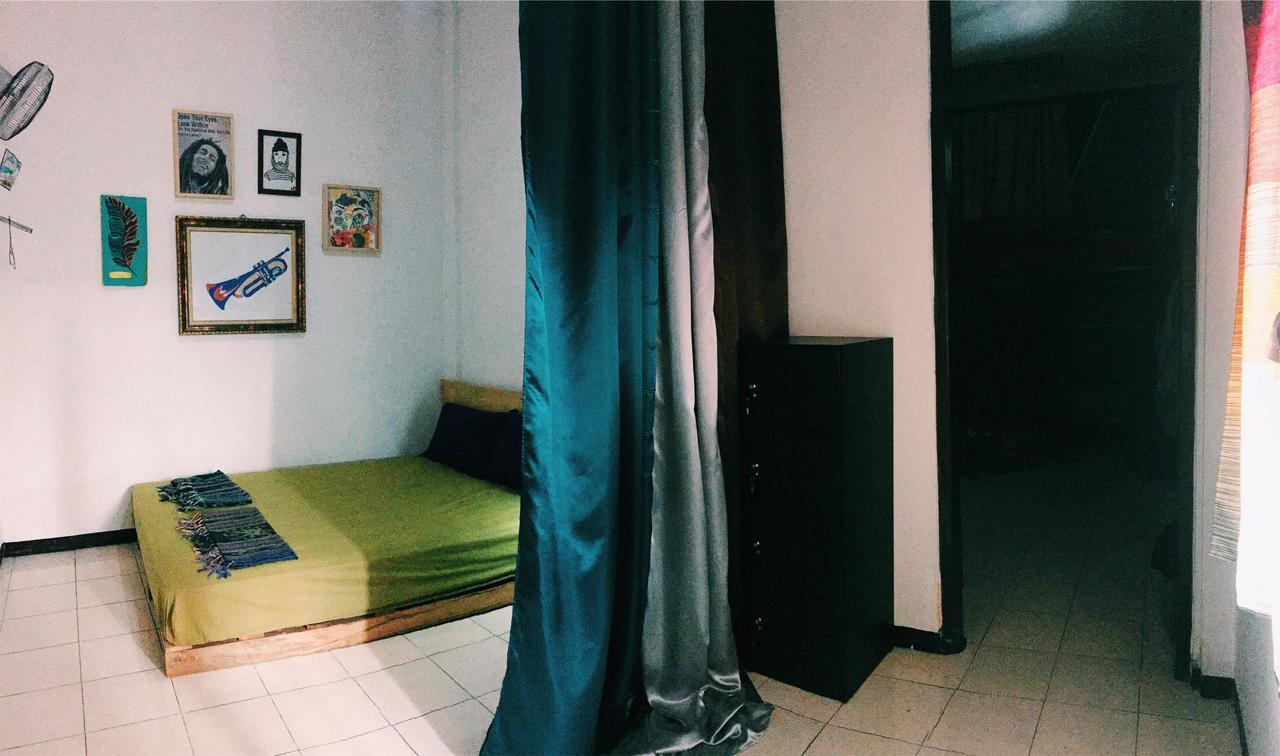 Hati Hati Hostel Jogjakarta Buitenkant foto
